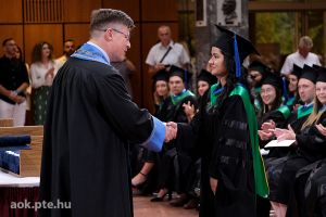 https://admissions.medschool.pte.hu/static-files/1604/DSC9985._w_300_h_300.jpg