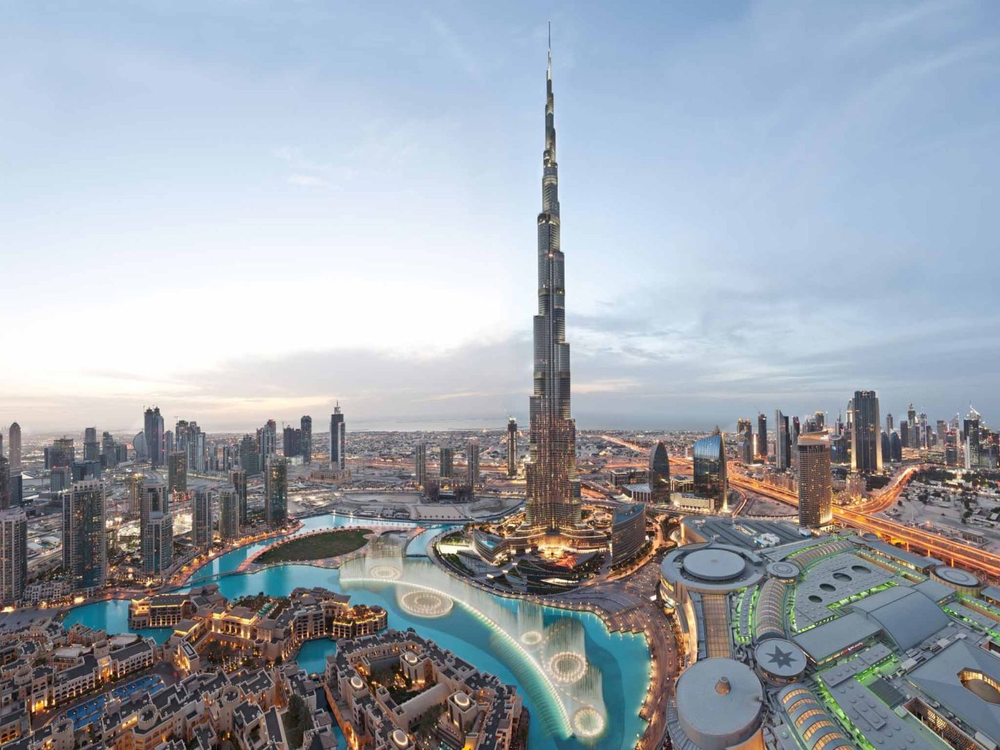 https://admissions.medschool.pte.hu/static-files/208683/dubai_lester_ali._w_1920_h_1080.jpg