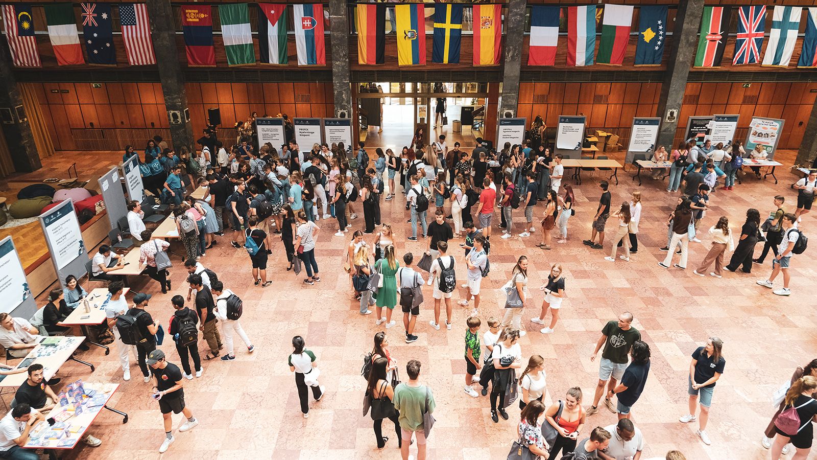 https://admissions.medschool.pte.hu/static-files/50799/9459_orientacios_nap_2023_verebi_1600._w_1920_h_1080.jpg