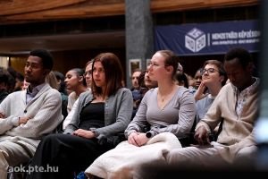 https://admissions.medschool.pte.hu/static-files/54498/DSCF2882._w_300_h_300.jpg