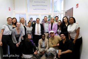 https://admissions.medschool.pte.hu/static-files/54558/DSCF2766._w_300_h_300.jpg