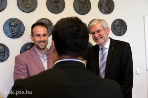 https://admissions.medschool.pte.hu/static-files/54595/DSCF2680._w_300_h_300.jpg