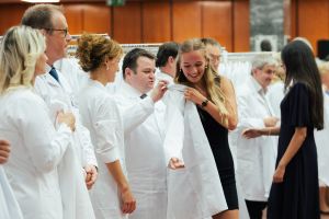 https://admissions.medschool.pte.hu/static-files/55614/20240920_whitecoat_027_kerekes._w_300_h_300.jpg