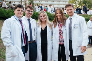 https://admissions.medschool.pte.hu/static-files/55616/20240920_whitecoat_037_kerekes._w_300_h_300.jpg