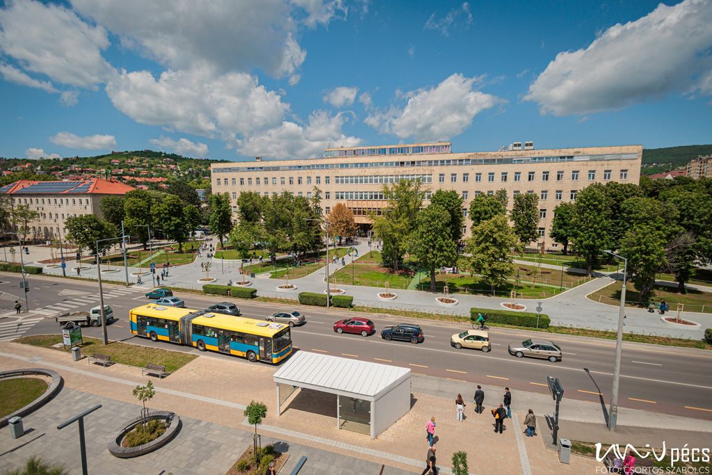 https://admissions.medschool.pte.hu/static-files/55637/AOK_parkatadas_2025_09_csortos._w_1920_h_1080.jpg