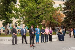 https://admissions.medschool.pte.hu/static-files/55654/AOK_parkatadas_2025_26_csortos._w_300_h_300.jpg