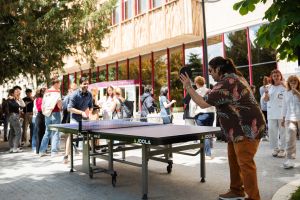 https://admissions.medschool.pte.hu/static-files/55684/aok_parkavatas_20250519_017_kerekes._w_300_h_300.jpg