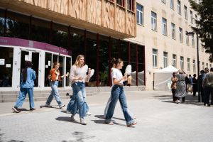 https://admissions.medschool.pte.hu/static-files/55697/aok_parkavatas_20250519_030_kerekes._w_300_h_300.jpg