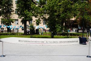 https://admissions.medschool.pte.hu/static-files/55707/aok_parkavatas_20250519_040_kerekes._w_300_h_300.jpg