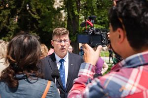 https://admissions.medschool.pte.hu/static-files/55716/aok_parkavatas_20250519_049_kerekes._w_300_h_300.jpg