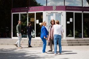 https://admissions.medschool.pte.hu/static-files/55798/aok_parkavatas_20250519_131_kerekes._w_300_h_300.jpg