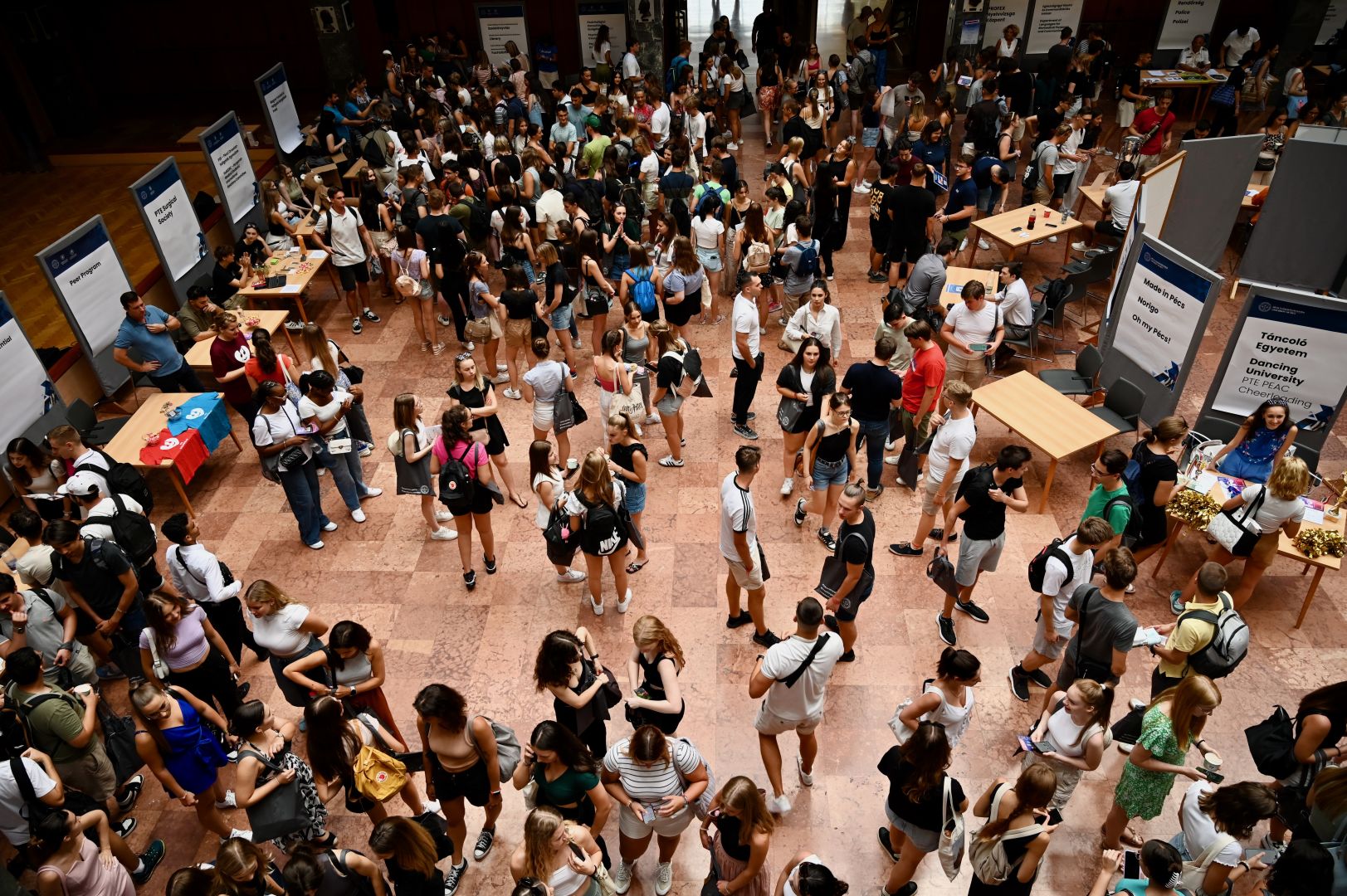 https://admissions.medschool.pte.hu/static-files/56256/DSC_2813._w_1920_h_1080.jpeg
